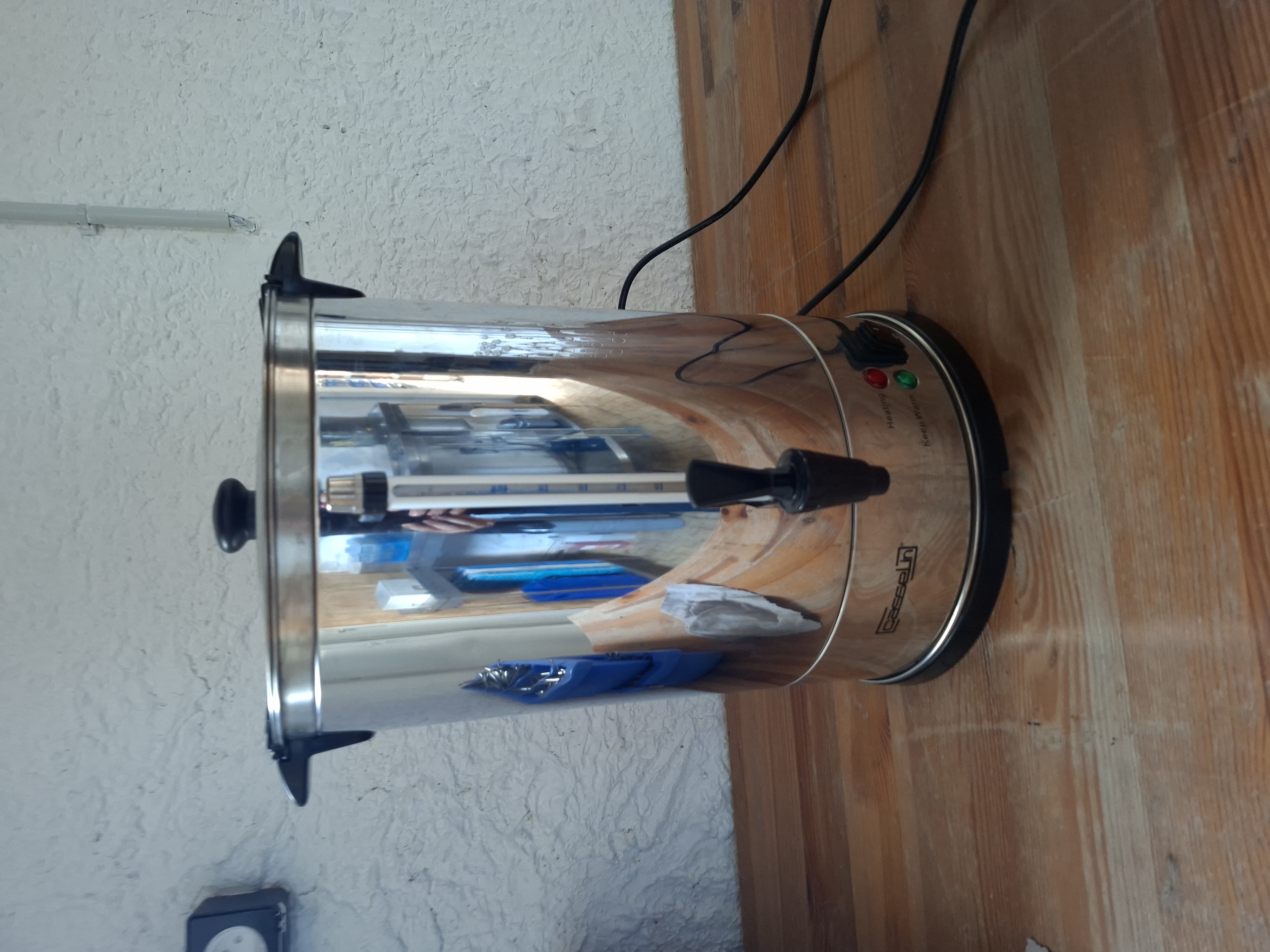 PERCOLATEUR 100 TASSES ENVIRON 15 LITRES  - 30 euros